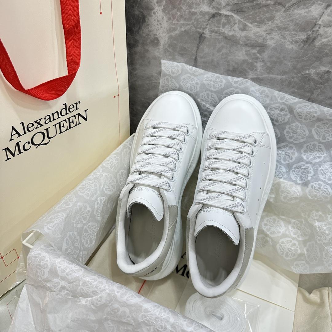 Alexander Mqueen Oversized Sneaker In White - EUR FASHION