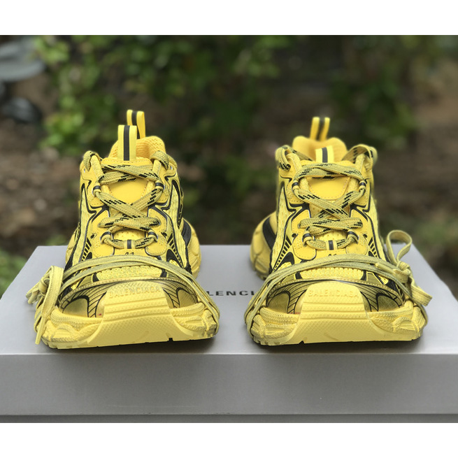 Balenciaga 3XL Trainers In Yellow - EUR FASHION