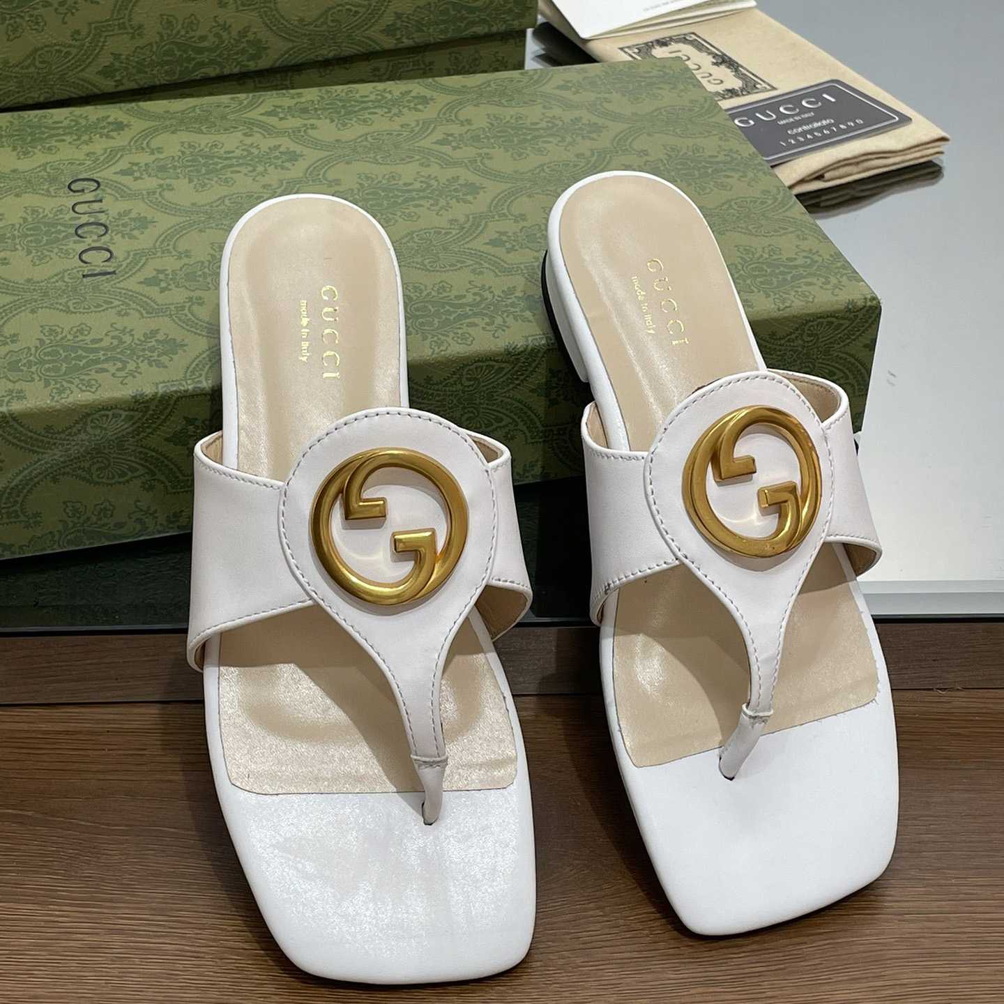 Gucci Women's Gucci Blondie Thong Sandal - EUR FASHION