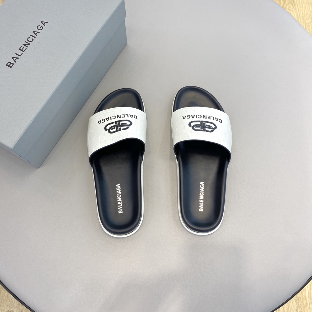 Balenciaga Pool Slide Sandal  - EUR FASHION