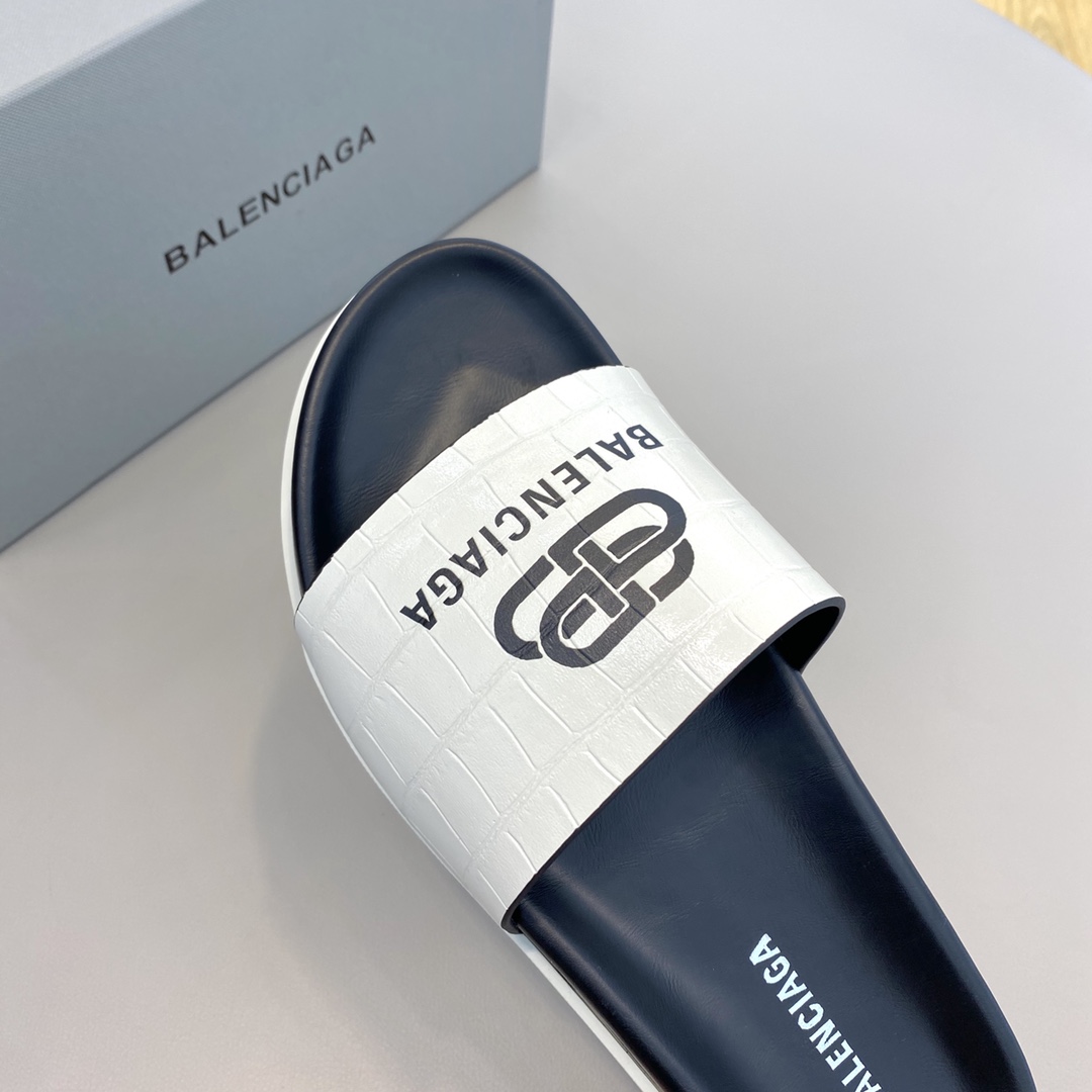 Balenciaga Pool Slide Sandal  - EUR FASHION