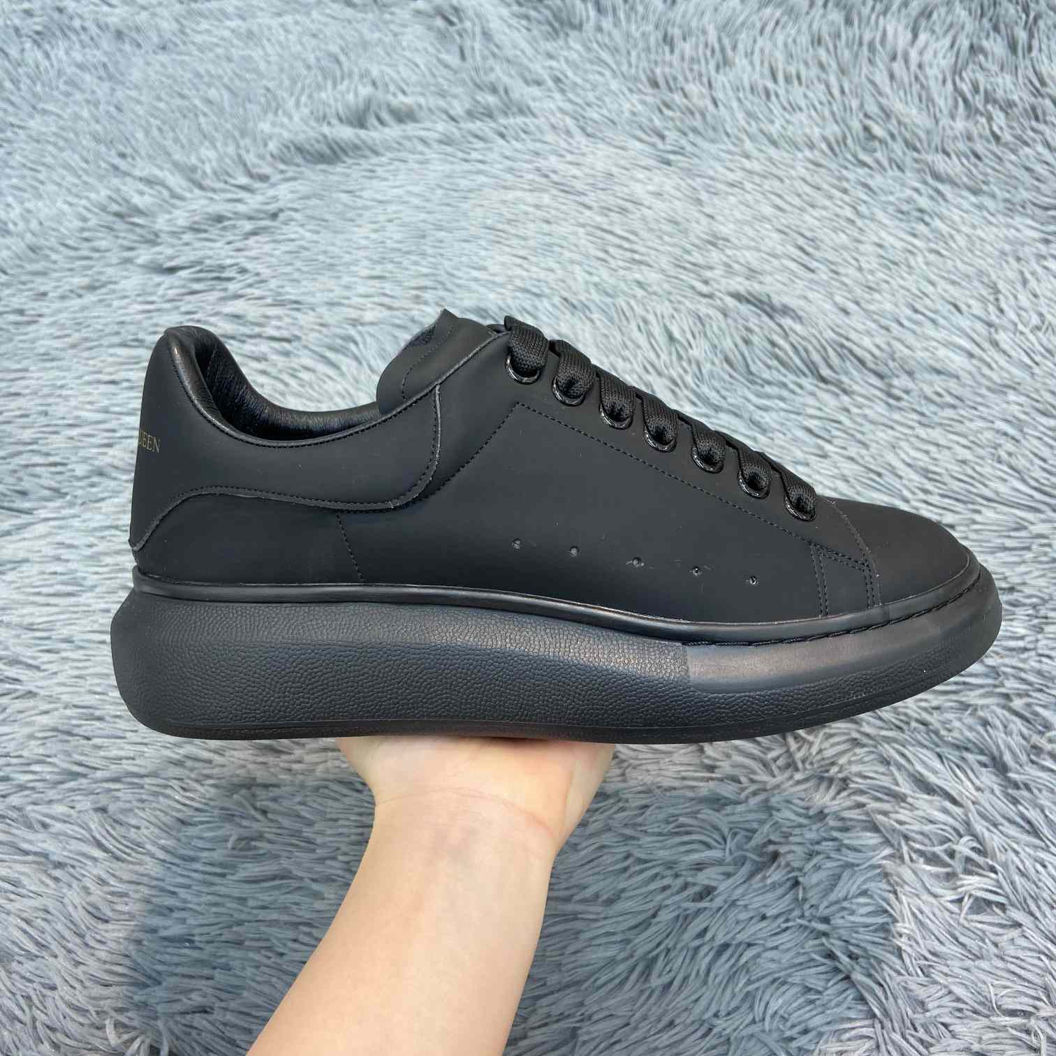 Alexander Mqueen Oversized Sneaker In Black - EUR FASHION