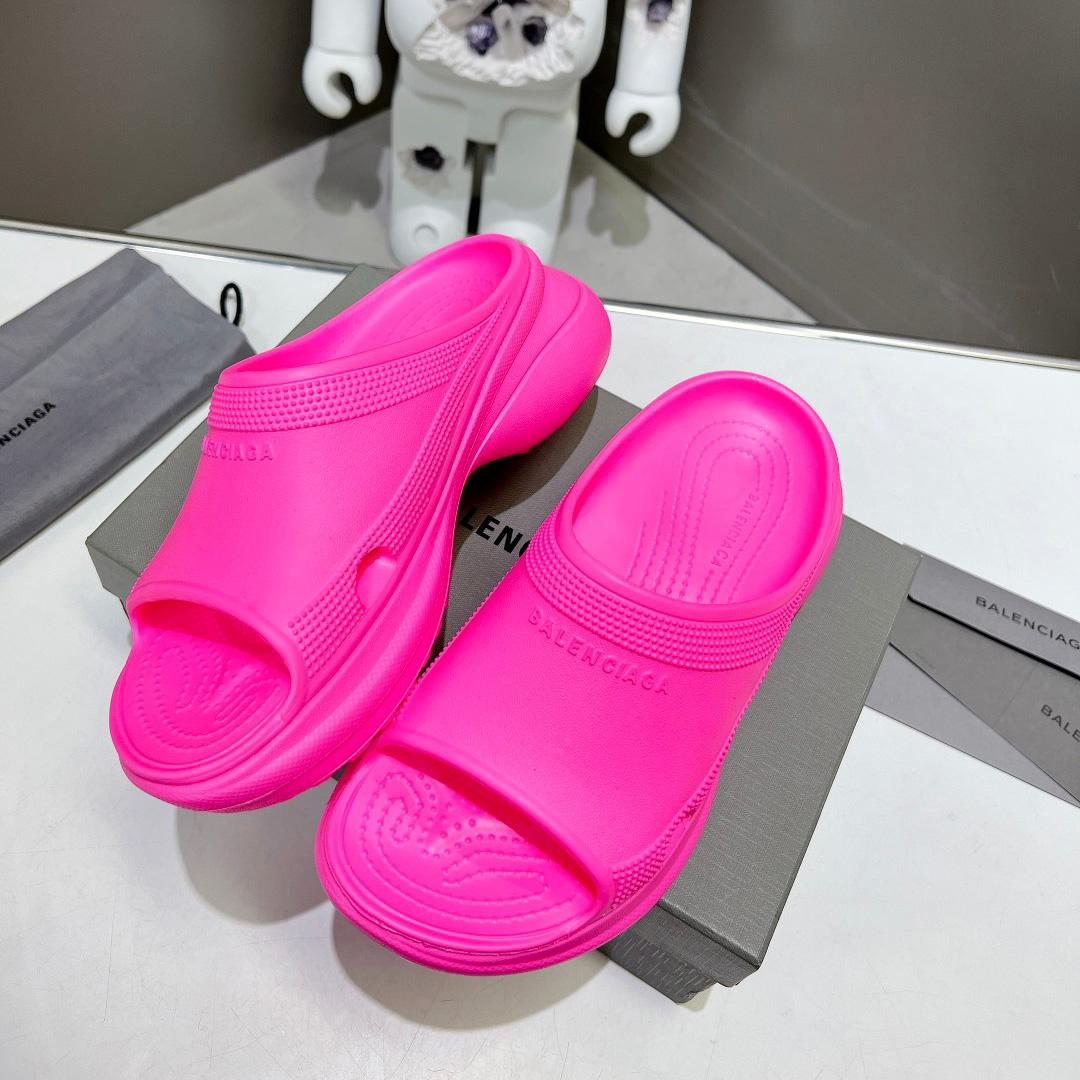 Balenciaga Women's Pool Crocs™ Slide Sandal In Pink - EUR FASHION