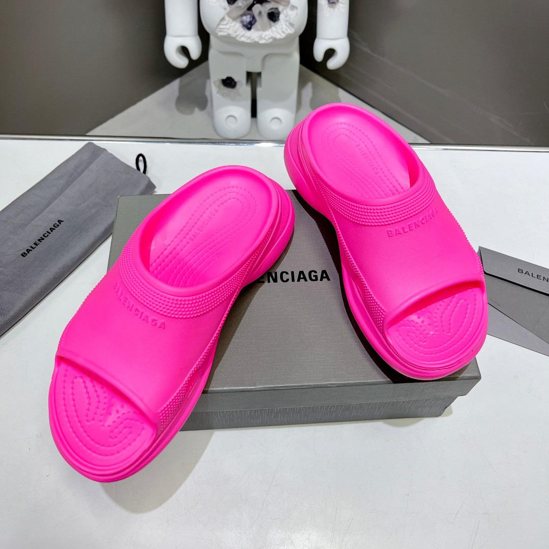 Balenciaga Women's Pool Crocs™ Slide Sandal In Pink - EUR FASHION