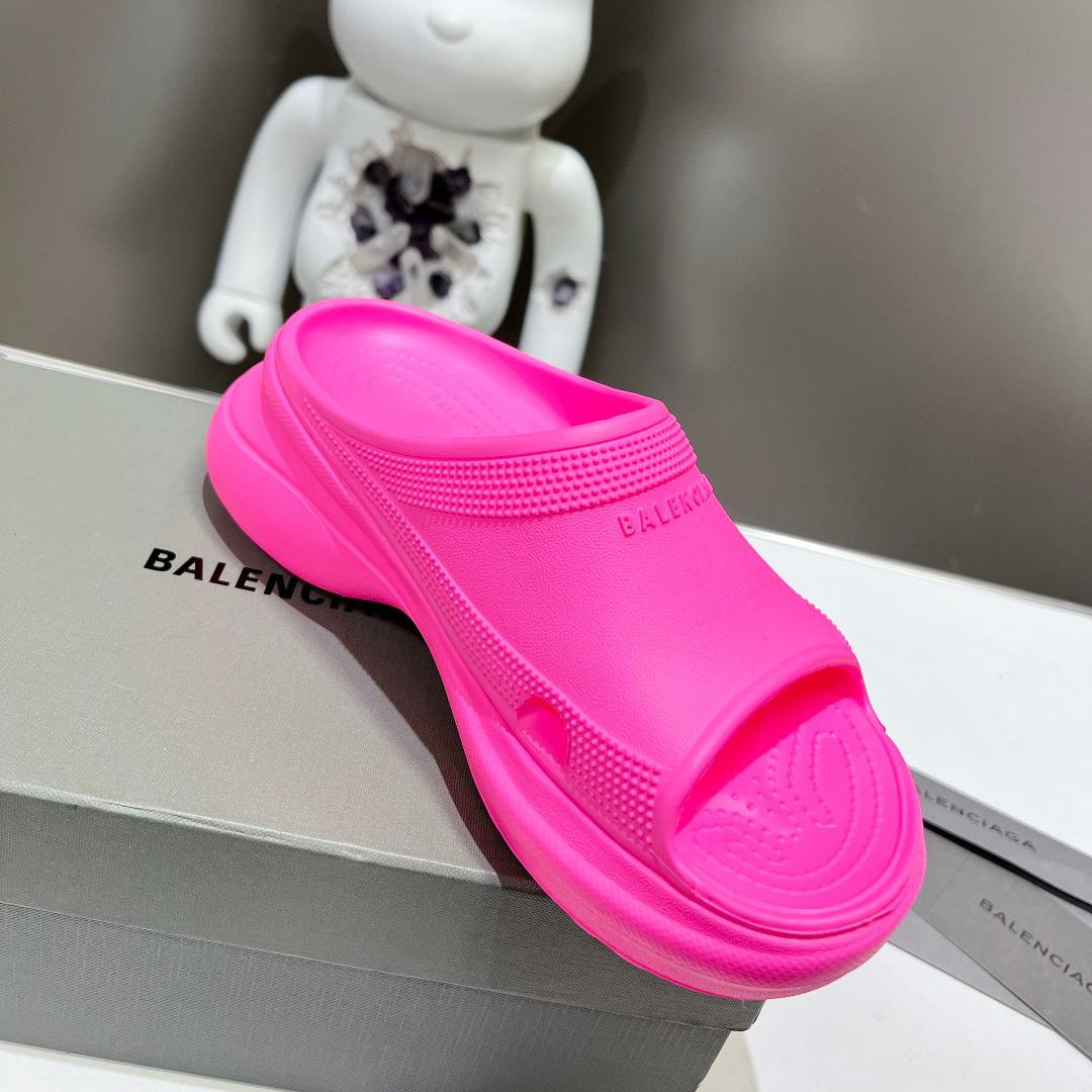 Balenciaga Women's Pool Crocs™ Slide Sandal In Pink - EUR FASHION