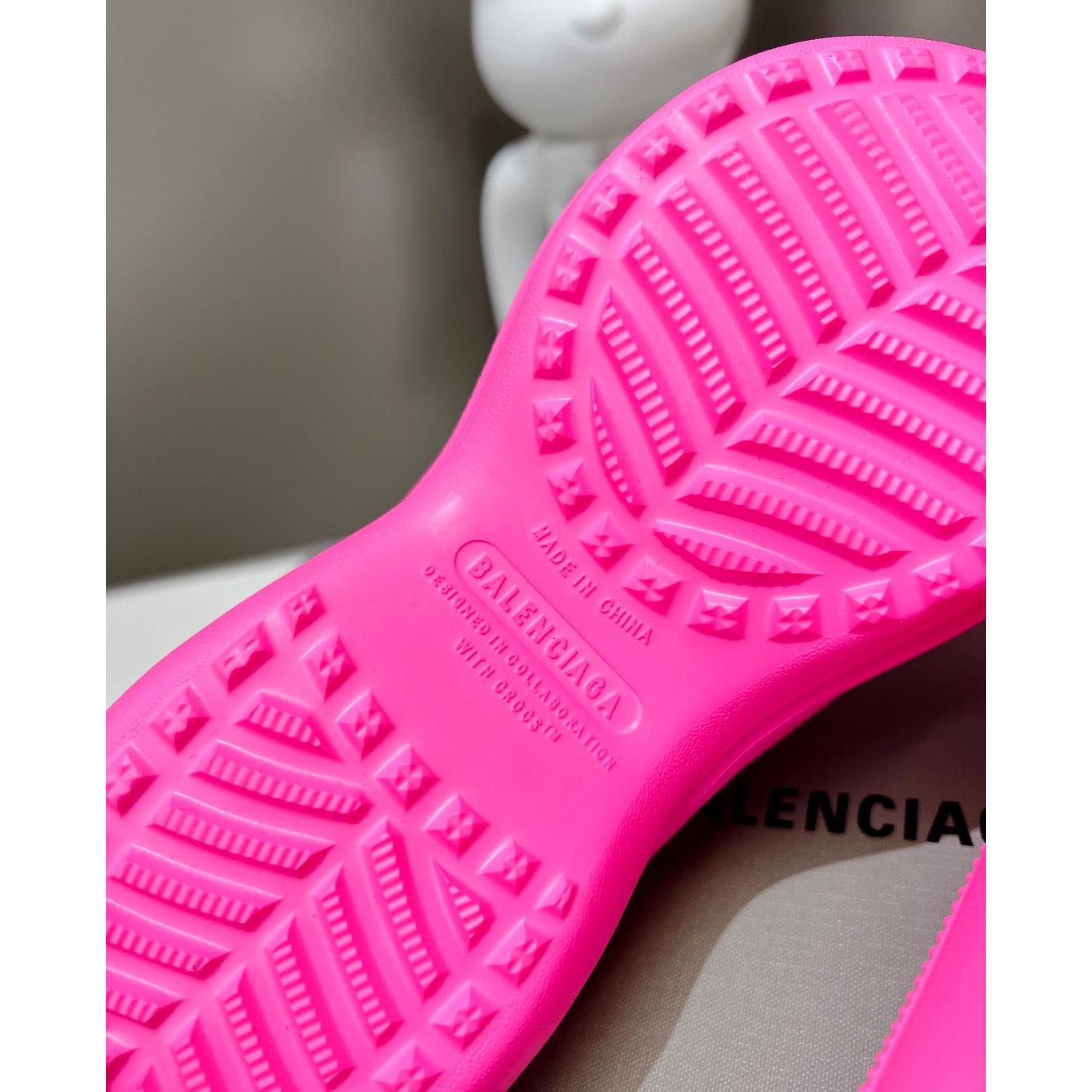 Balenciaga Women's Pool Crocs™ Slide Sandal In Pink - EUR FASHION