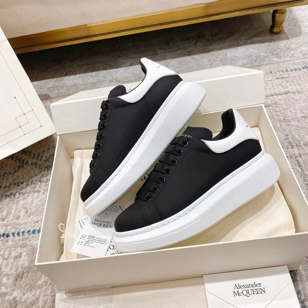 Alexander Mqueen Oversized Sneaker in Black - EUR FASHION