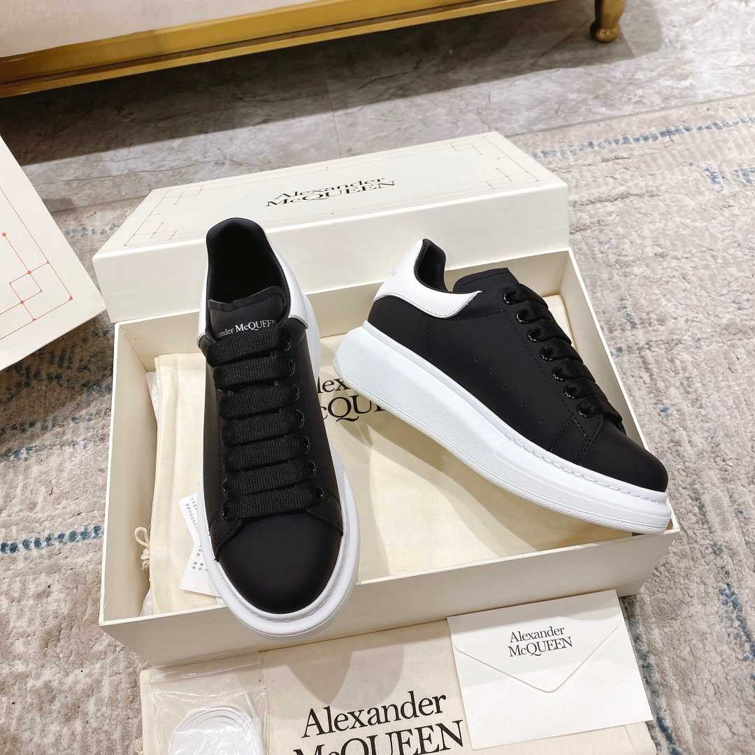 Alexander Mqueen Oversized Sneaker in Black - EUR FASHION