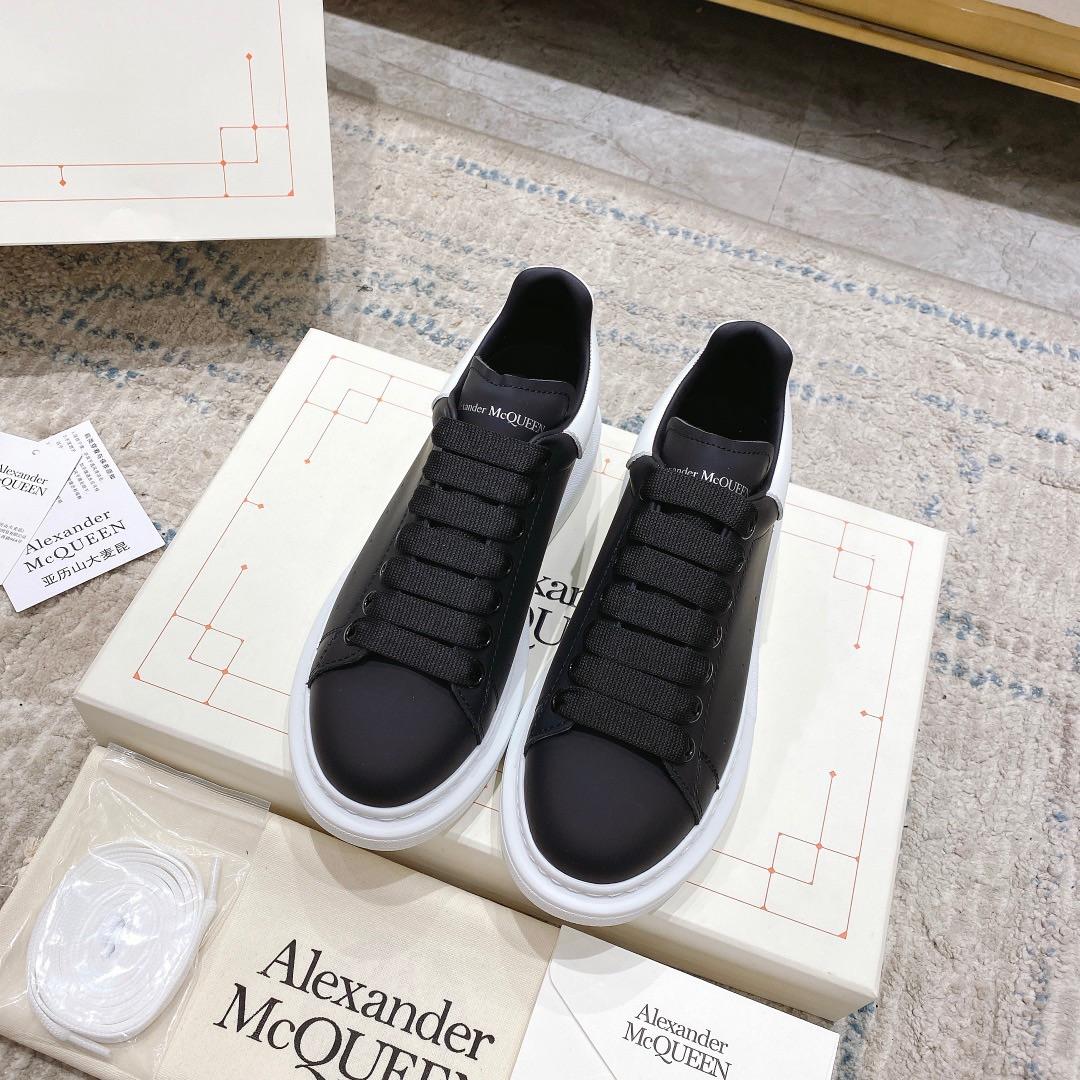 Alexander Mqueen Oversized Sneaker in Black - EUR FASHION