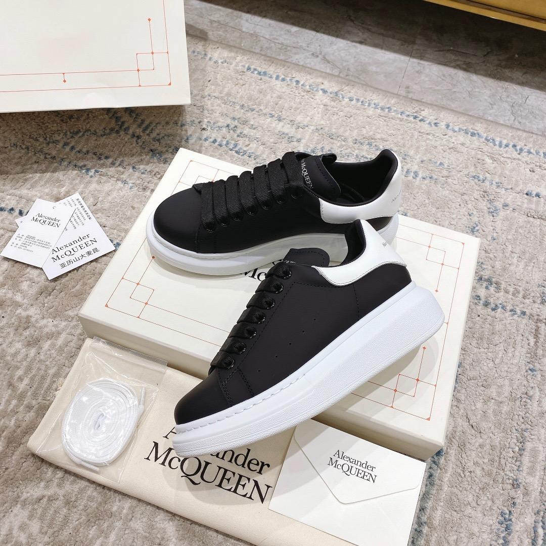 Alexander Mqueen Oversized Sneaker in Black - EUR FASHION