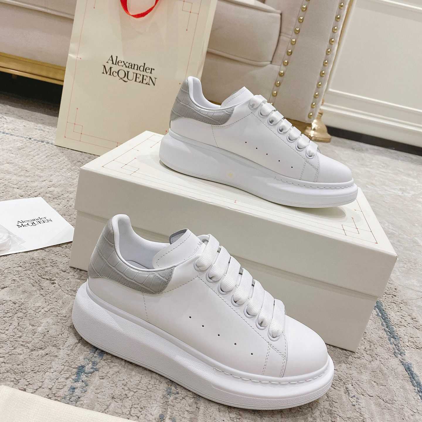 Alexander Mqueen Oversized Sneaker In White/Grey - EUR FASHION