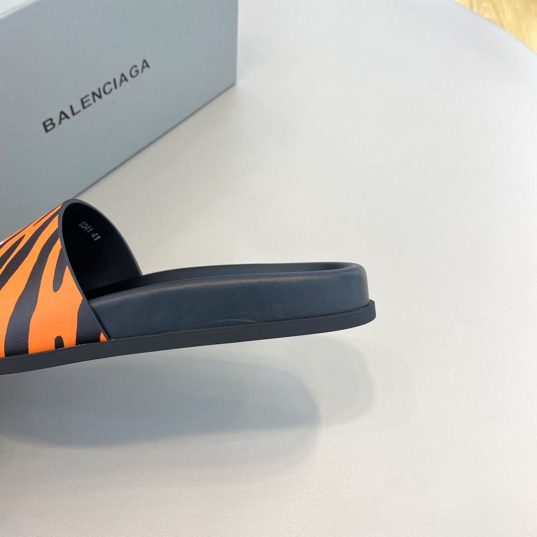 Balenciaga Pool Slide Sandal  - EUR FASHION