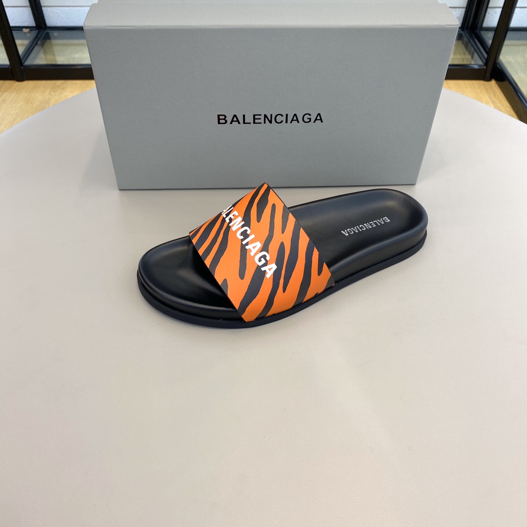 Balenciaga Pool Slide Sandal  - EUR FASHION