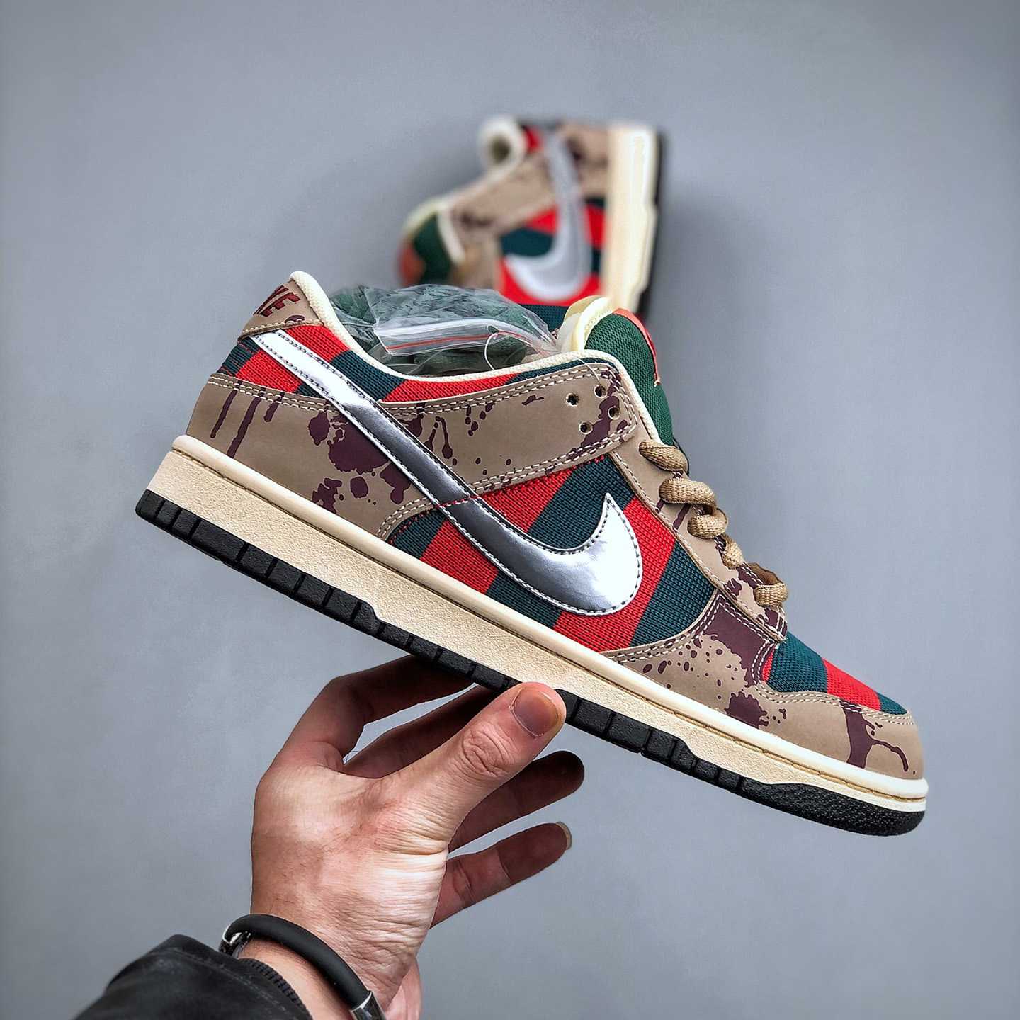 Nike Dunk SB Low Freddy Krueger Sneakers     313170-202 - EUR FASHION