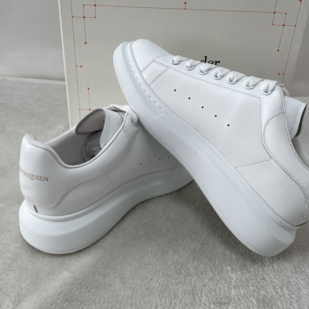 Alexander Mqueen Oversized Sneaker In White - EUR FASHION