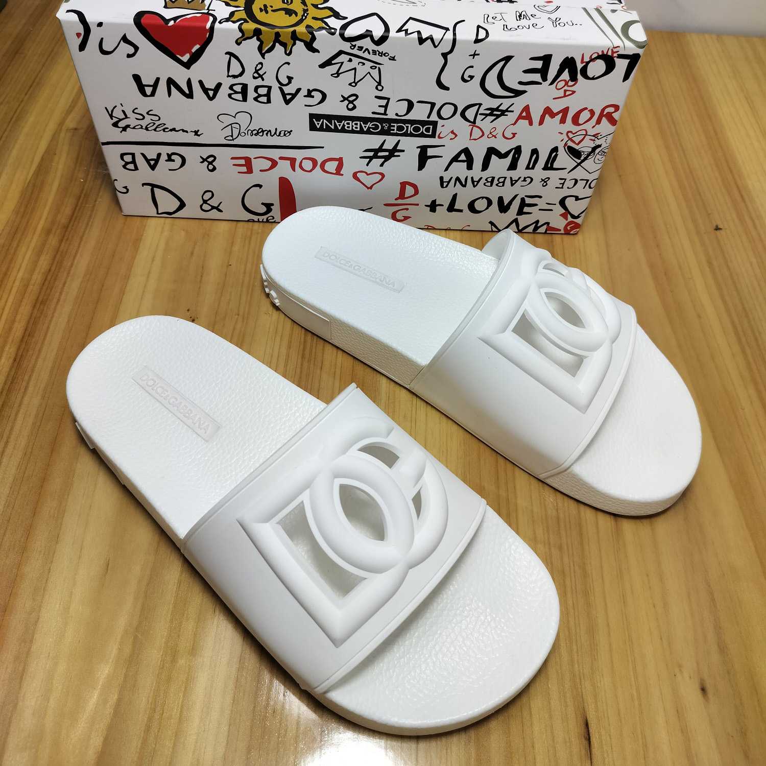 Dolce & Gabbana Rubber Beachwear Slides With DG Millennials Logo - EUR FASHION