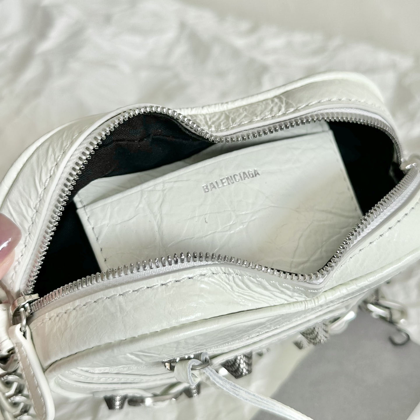 Balenciaga Le Cagole Heart Mini Bag In Optic White (16-12.7-4.5cm) - EUR FASHION