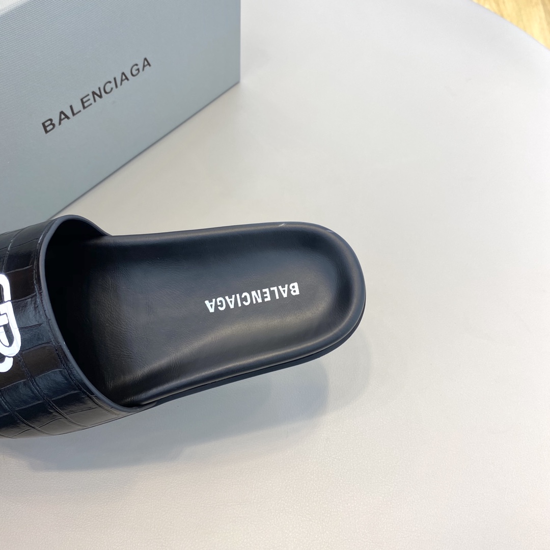 Balenciaga Pool Slide Sandal  - EUR FASHION