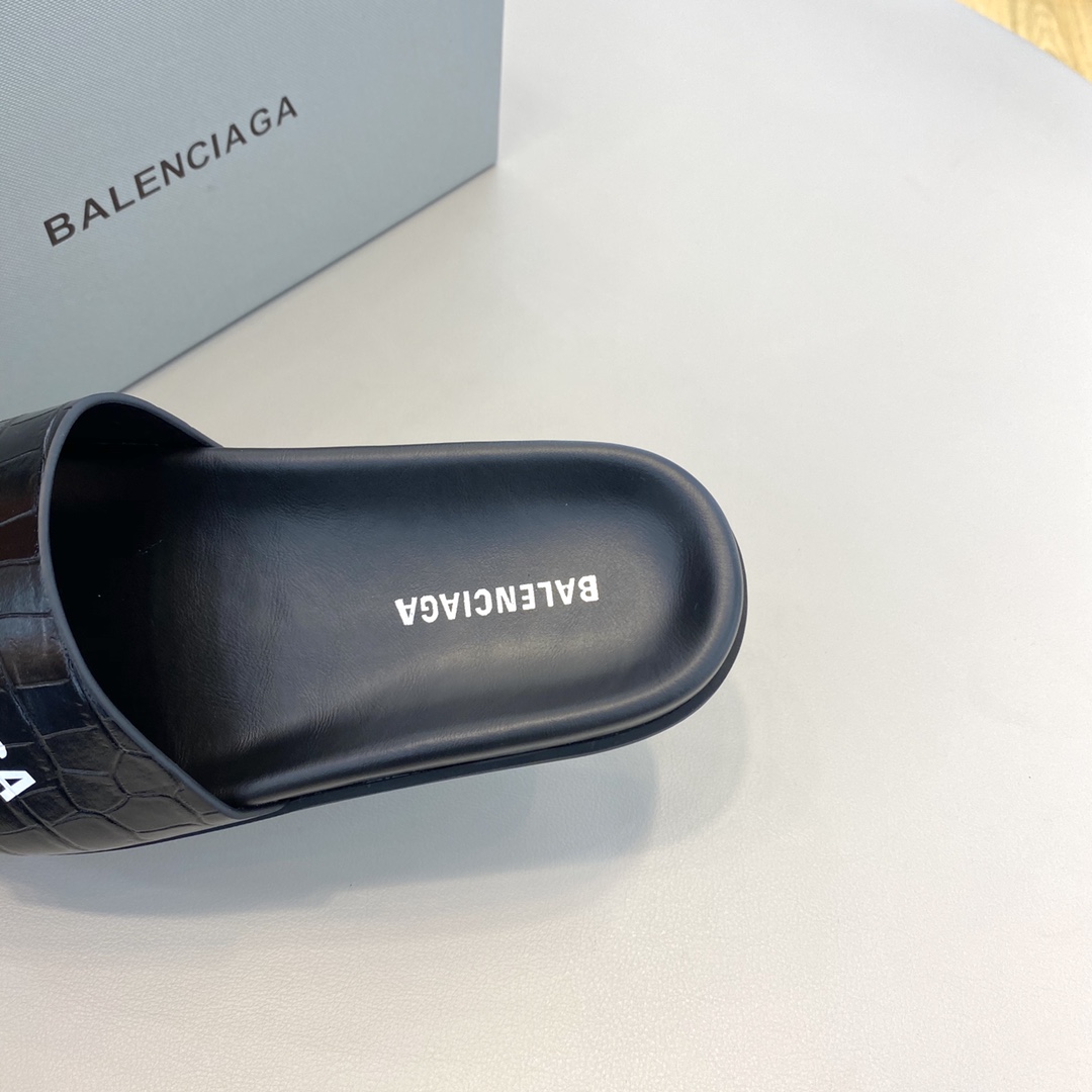 Balenciaga Pool Slide Sandal  - EUR FASHION