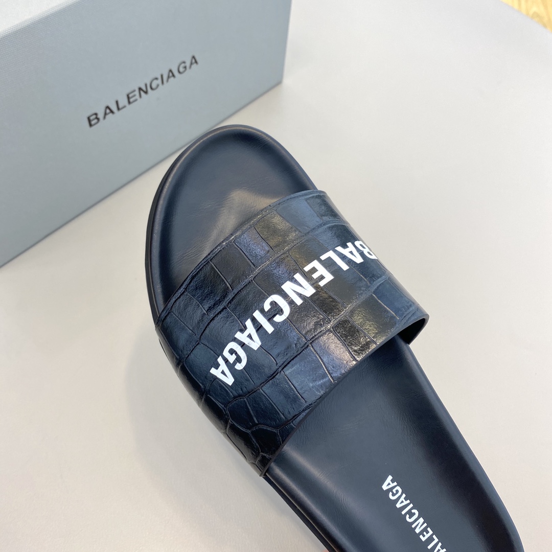 Balenciaga Pool Slide Sandal  - EUR FASHION