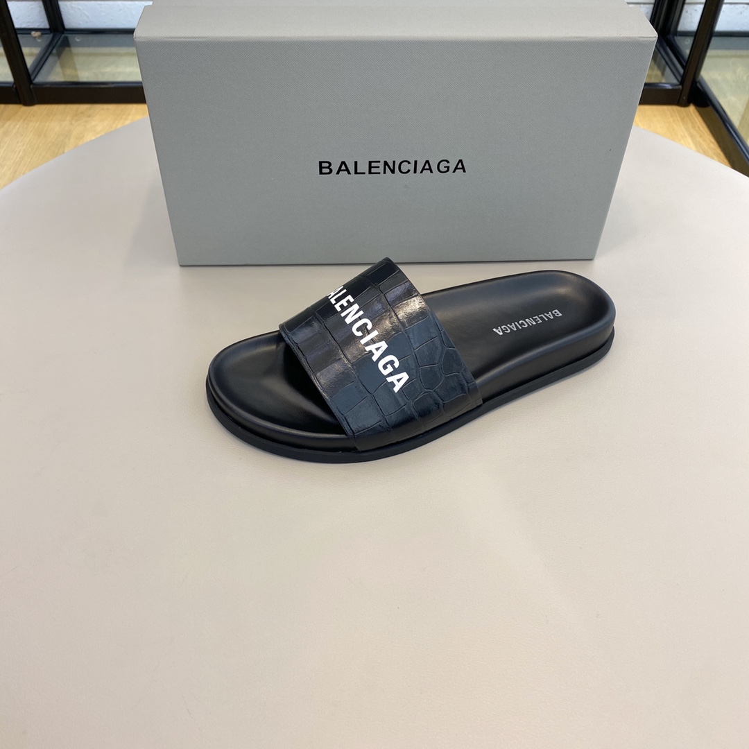 Balenciaga Pool Slide Sandal  - EUR FASHION