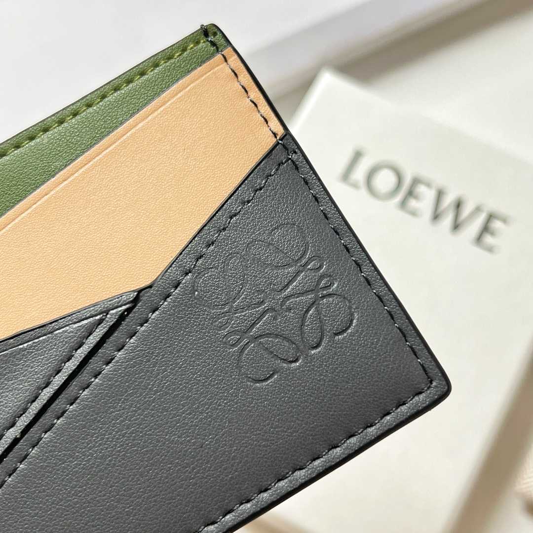 Loewe Puzzle Plain Cardholder (10x7.5cm) - EUR FASHION