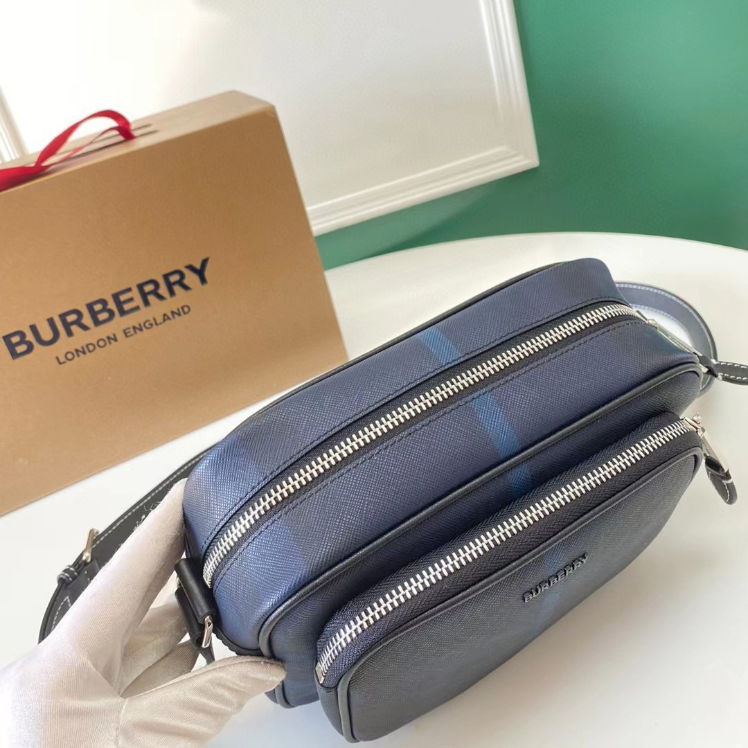 Burberry Exaggerated Check Paddy Bag - EUR FASHION