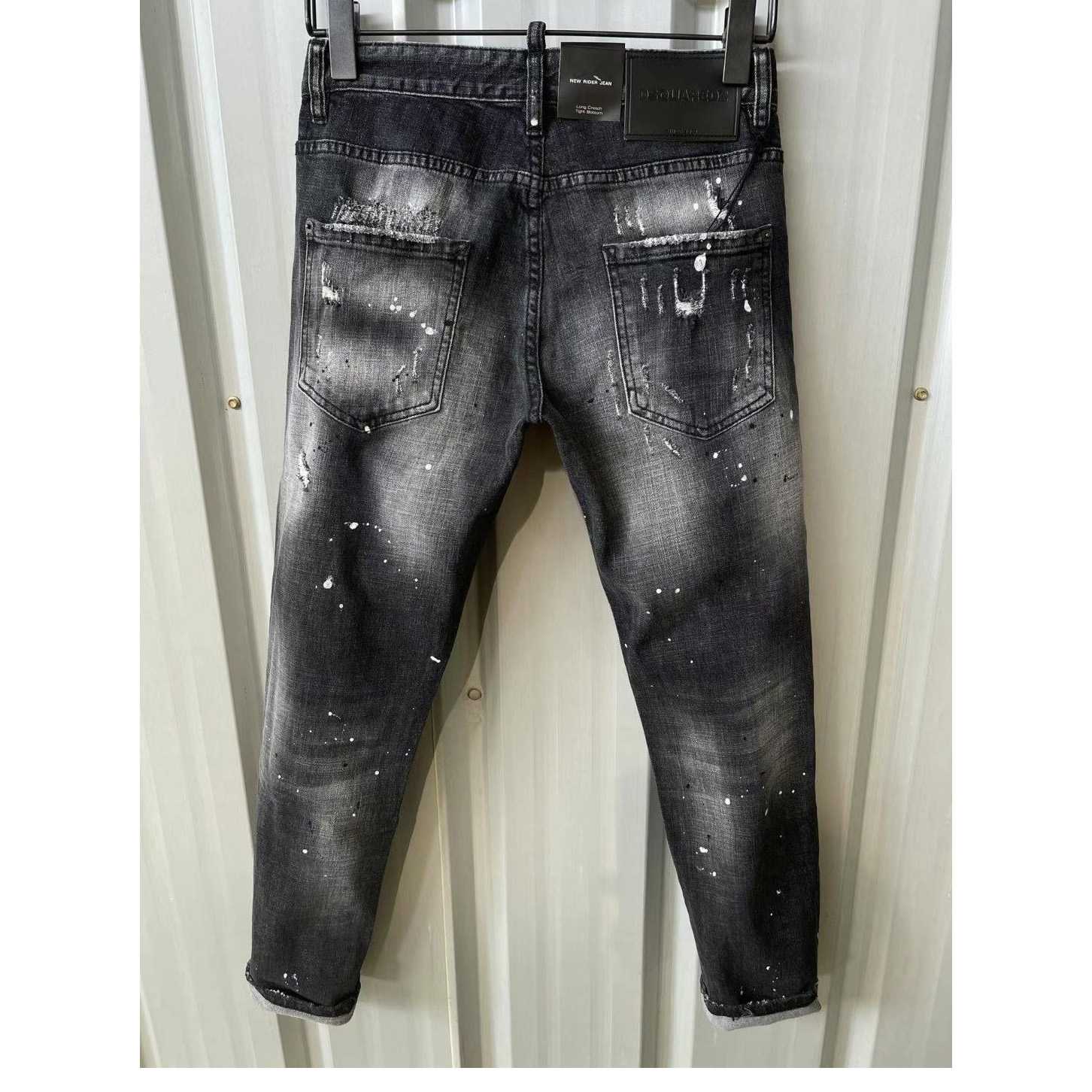 Dsquared2  Mid Wash Distressed Jeans   9136 - EUR FASHION