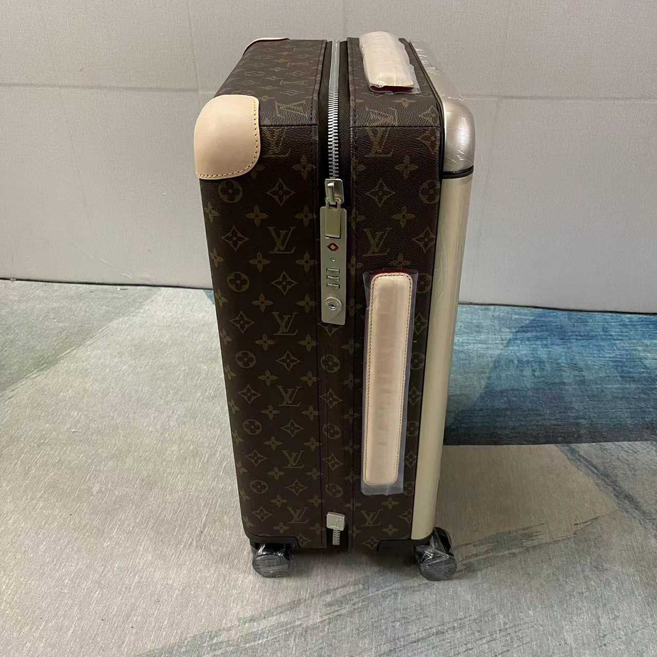 Louis Vuitton  Luggage - EUR FASHION