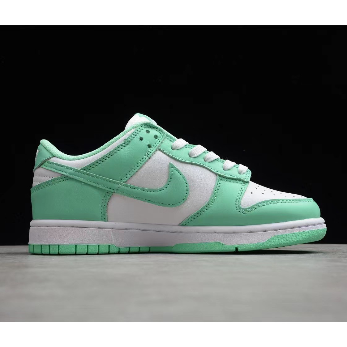 Nike Dunk Low Wmns 