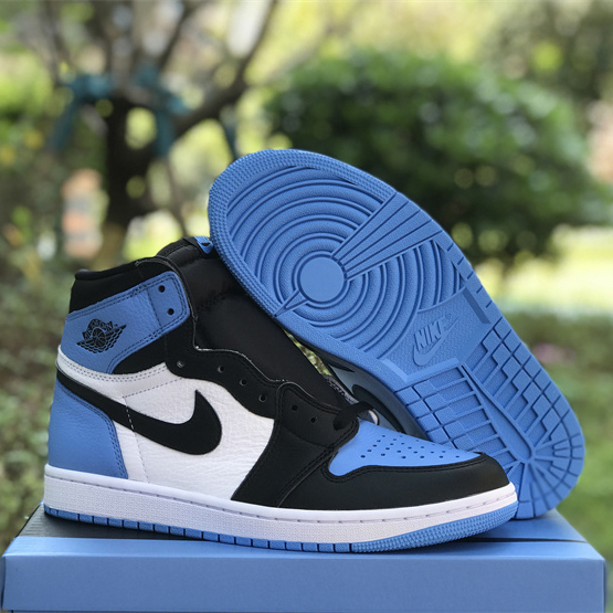  Air Jordan 1 High OG “UNC Toe” Sneaker     DZ5485-400 - EUR FASHION