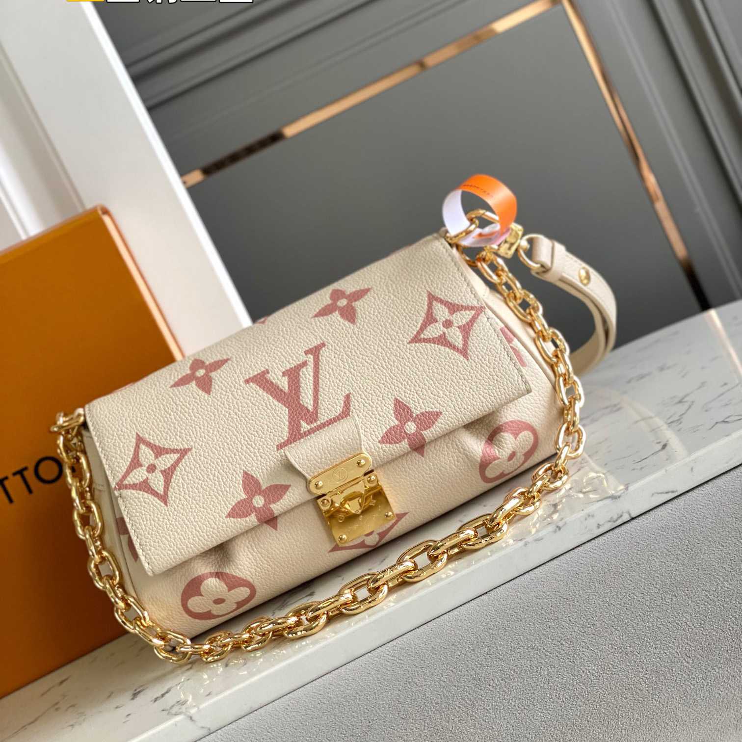 Louis Vuitton Favorite Handbag  (24x14x9CM)    M46393 - EUR FASHION