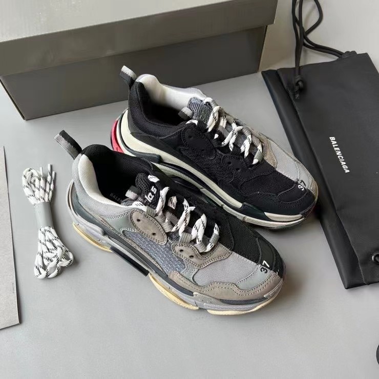 Balenciaga Triple S Sneaker  - EUR FASHION