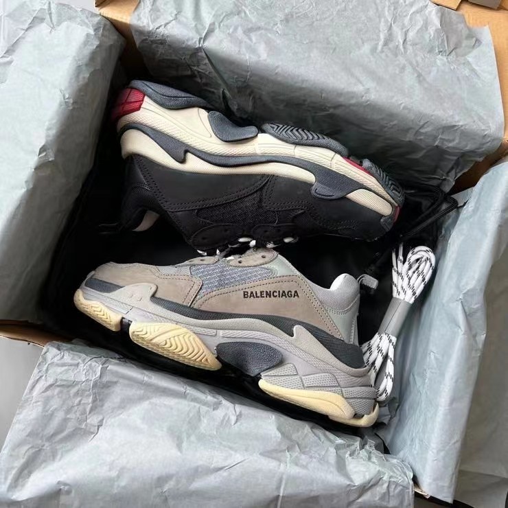 Balenciaga Triple S Sneaker  - EUR FASHION