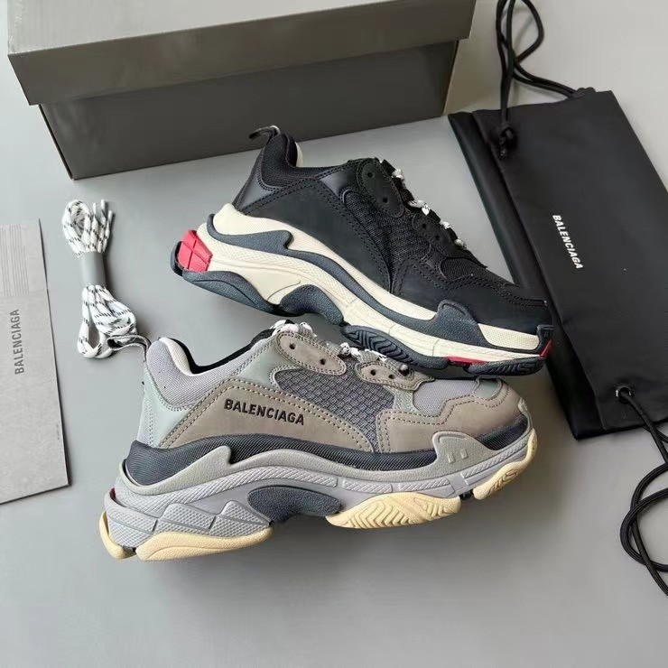 Balenciaga Triple S Sneaker  - EUR FASHION