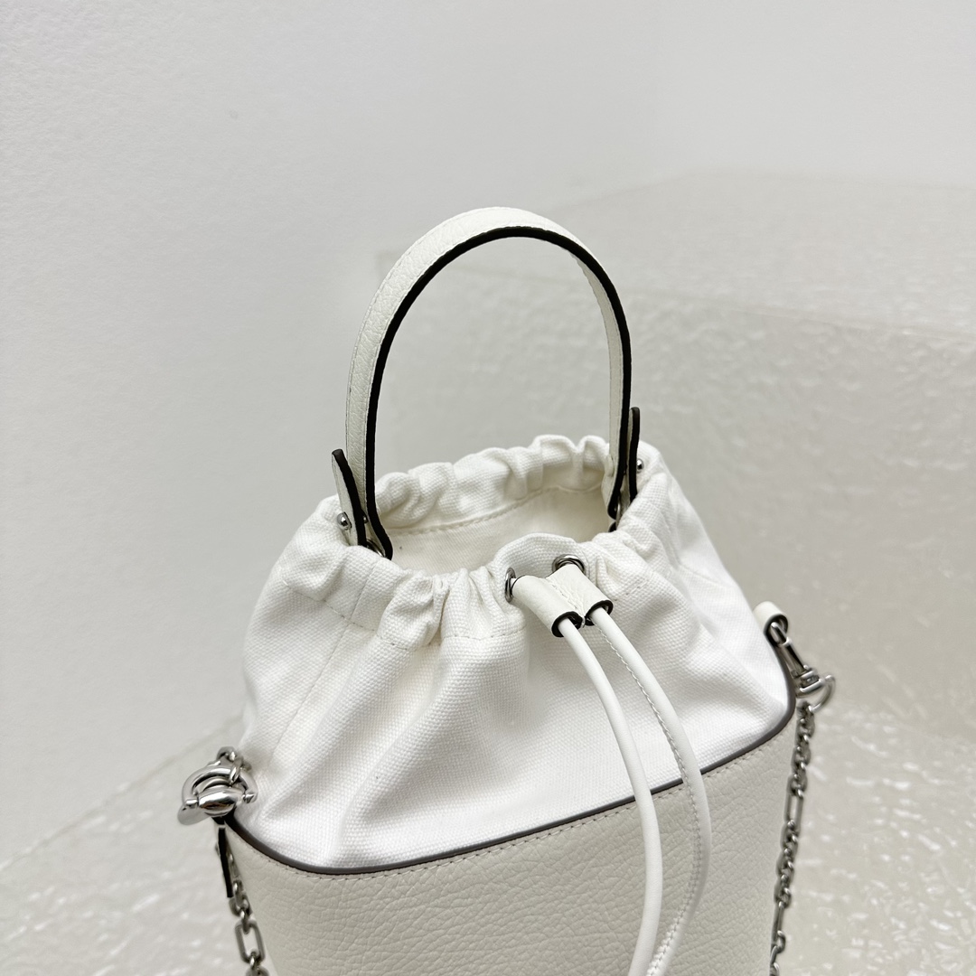 Maison Margiela Women's Bucket Bag(15x23×15cm) - EUR FASHION