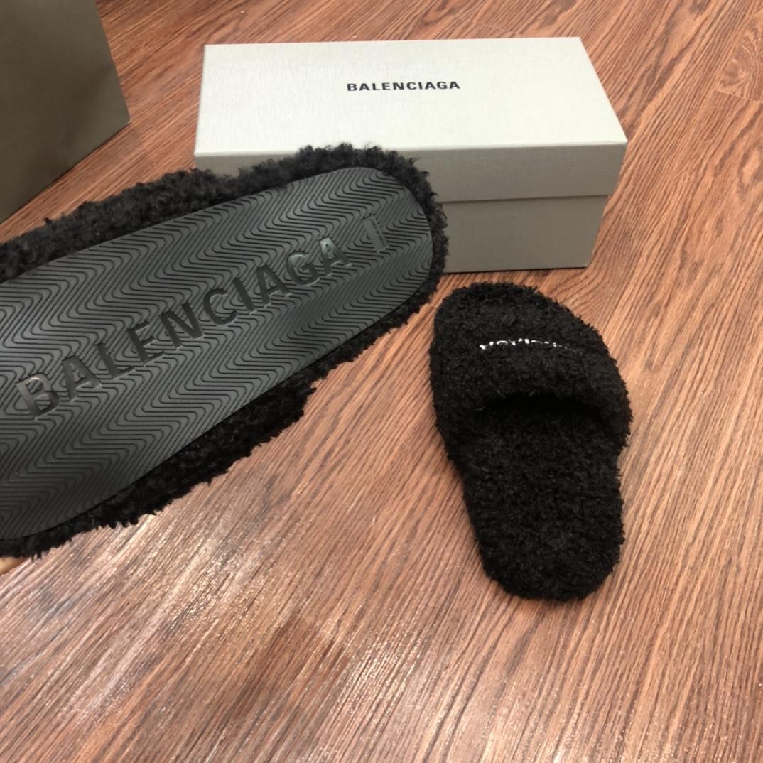 Balenciaga Furry Slide Sandal - EUR FASHION