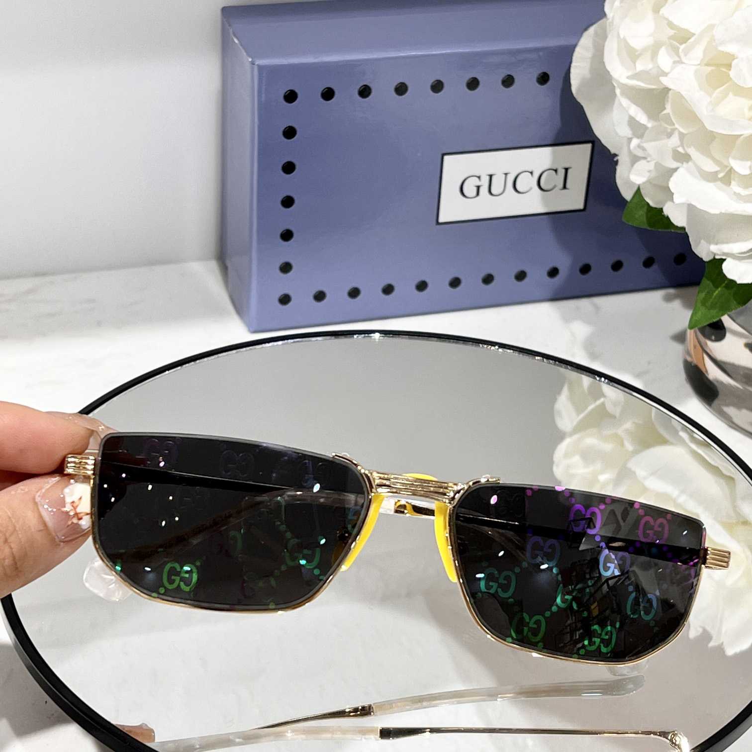 Gucci Rectangle-Frame Gold-Tone Mirrored Sunglasses   GG0627S - EUR FASHION