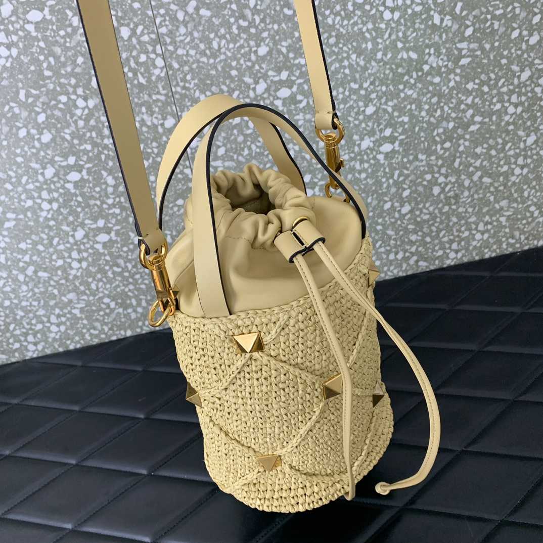 Valenti  Roman Stud Raffia Bucket Bag - EUR FASHION