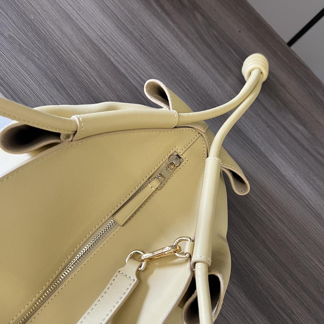 Loewe Paseo Bag In Shiny Nappa Calfskin - EUR FASHION