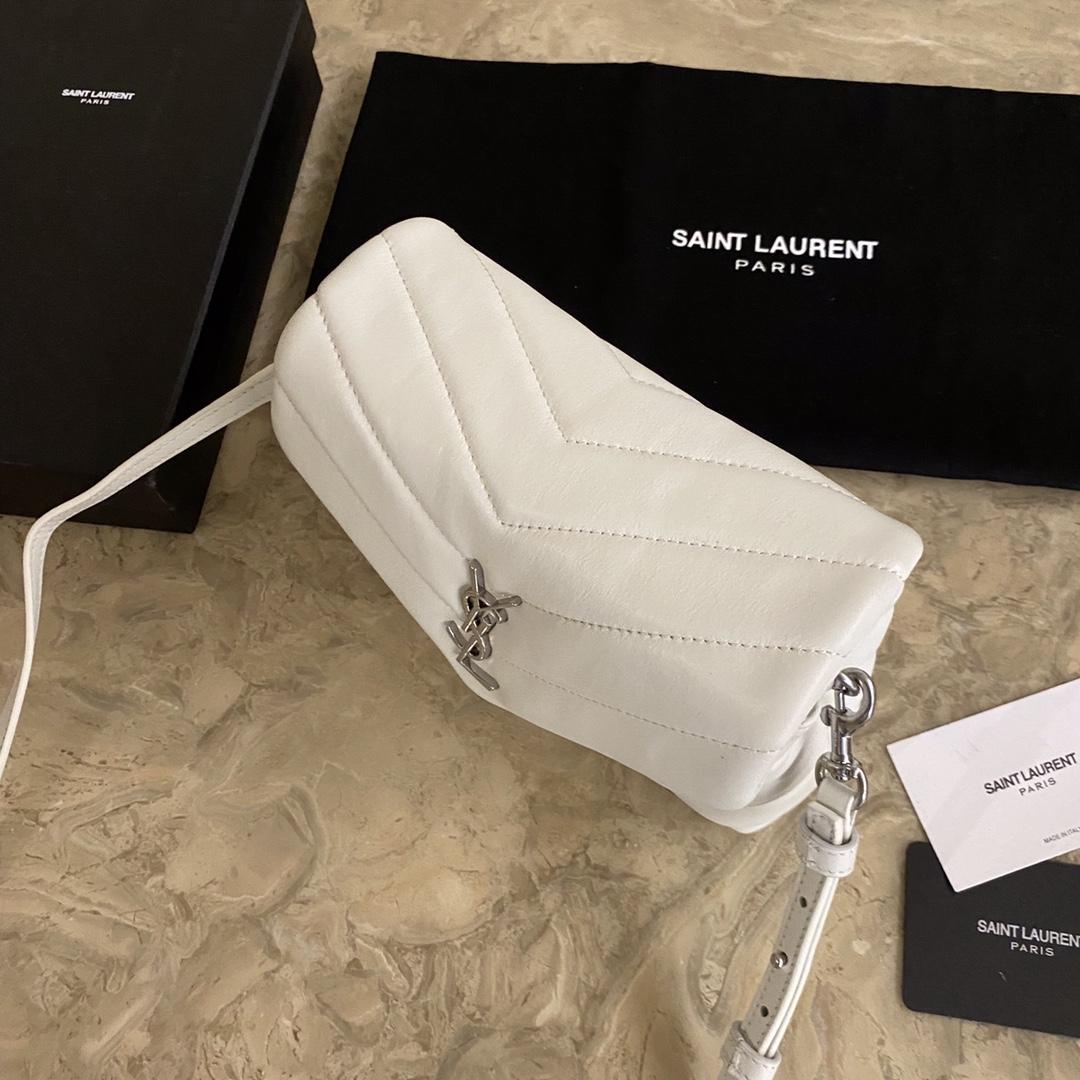 Saint Laurent Loulou Shoulder Bag (20x7x15cm) - EUR FASHION