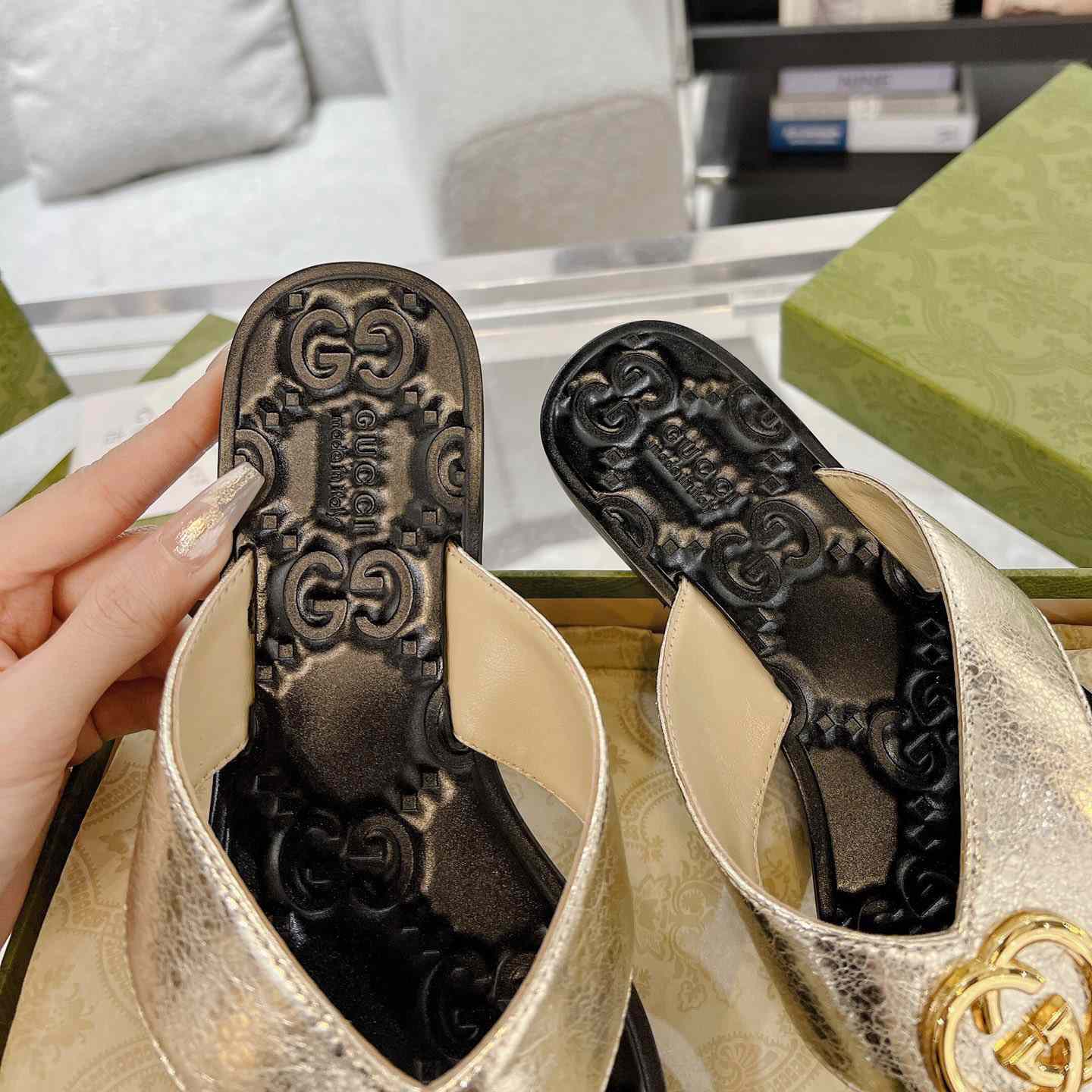 Gucci Double G Thong Sandals - EUR FASHION