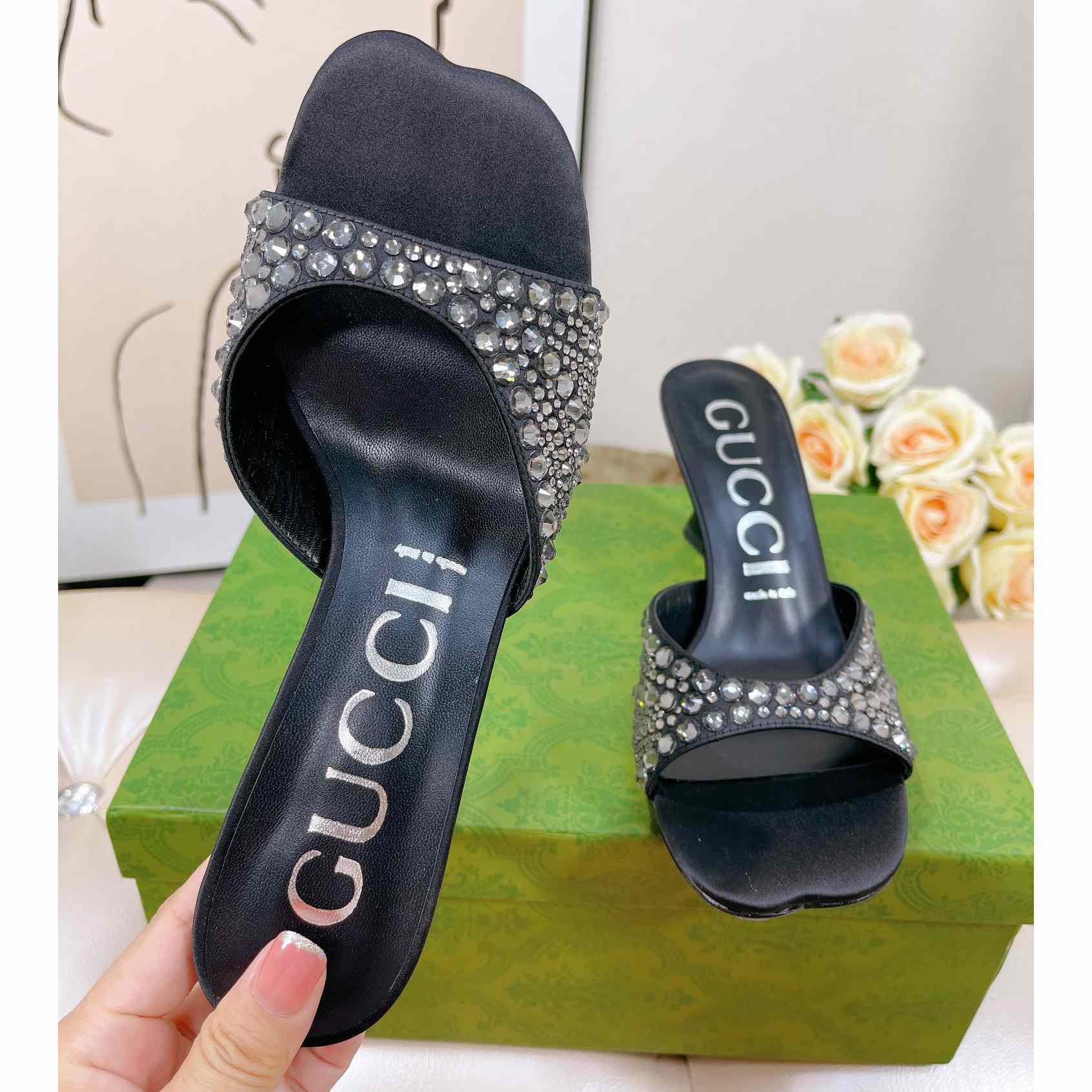 Gucci Women's Slide Sandal With Crystals - EUR FASHION