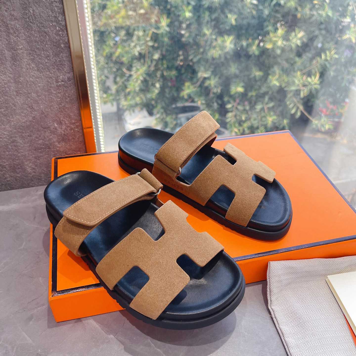 Hermes Authenticated Chypre Sandal  - EUR FASHION