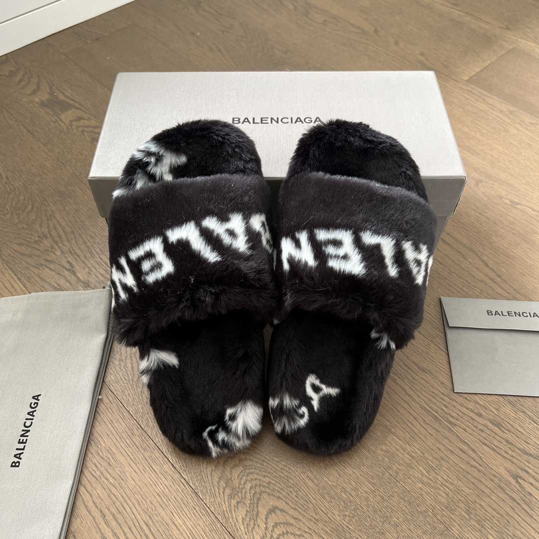 Balenciaga Faux fur Logo Slippers - EUR FASHION