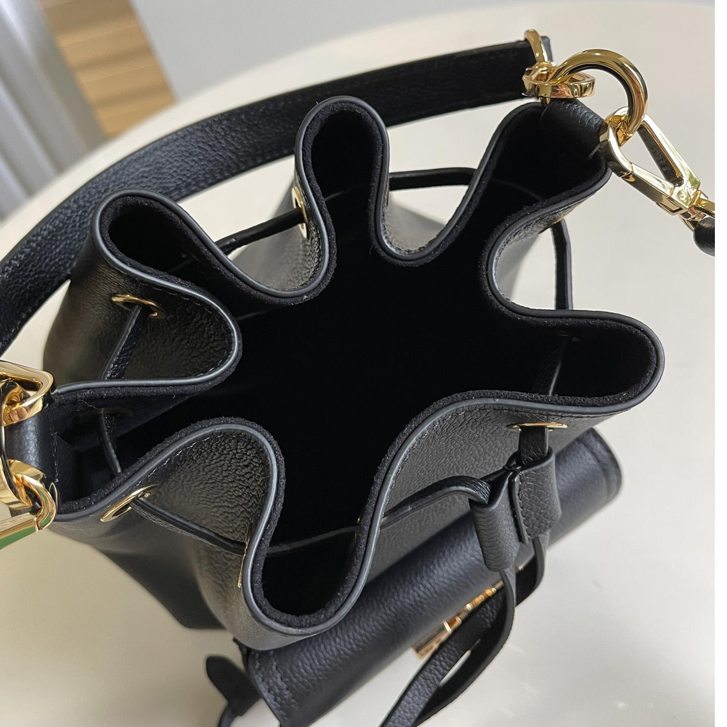 Louis Vuitton Lockme Bucket Black Calf (23-23-16cm)  M57687 - EUR FASHION