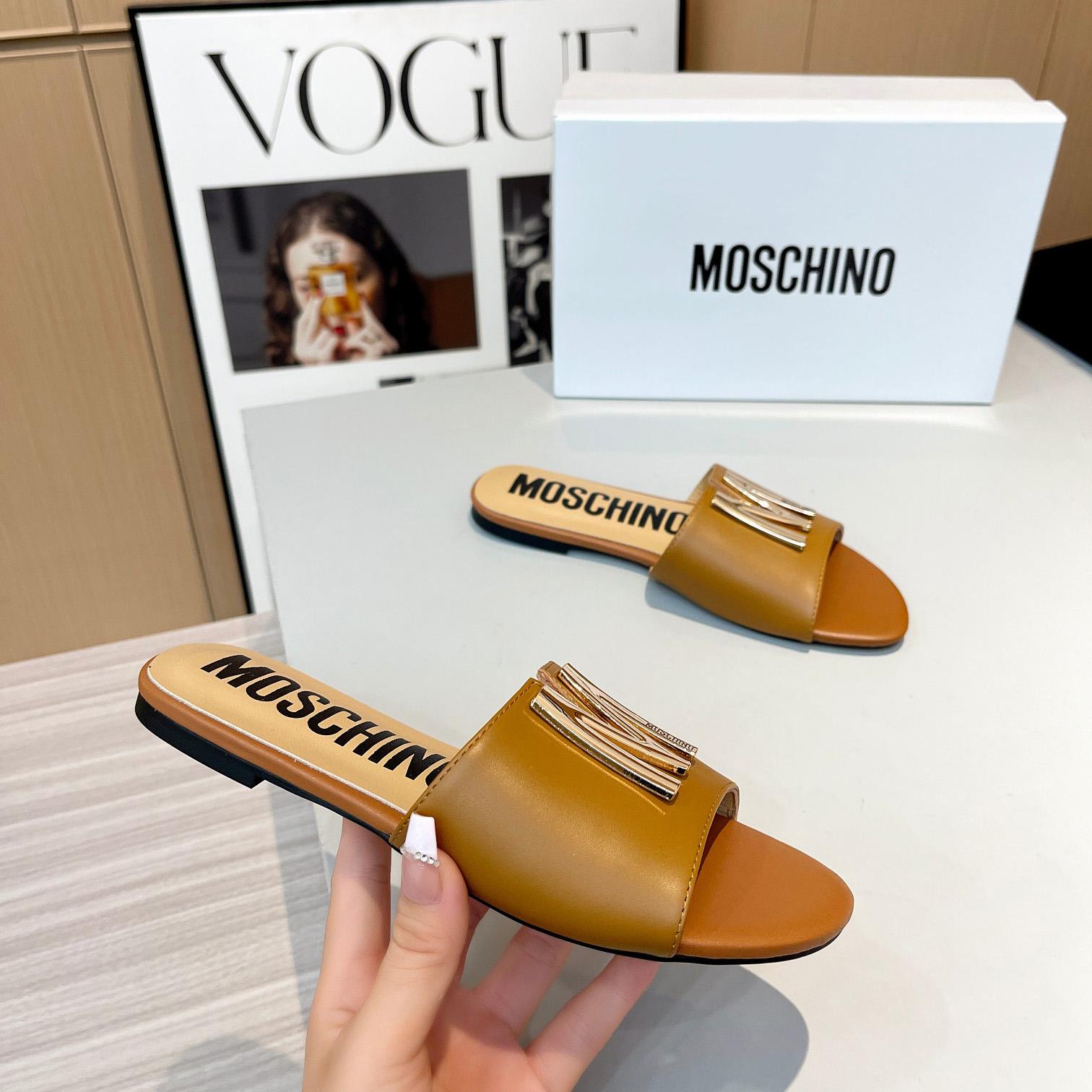 Moschino M Plaque Sandals - EUR FASHION