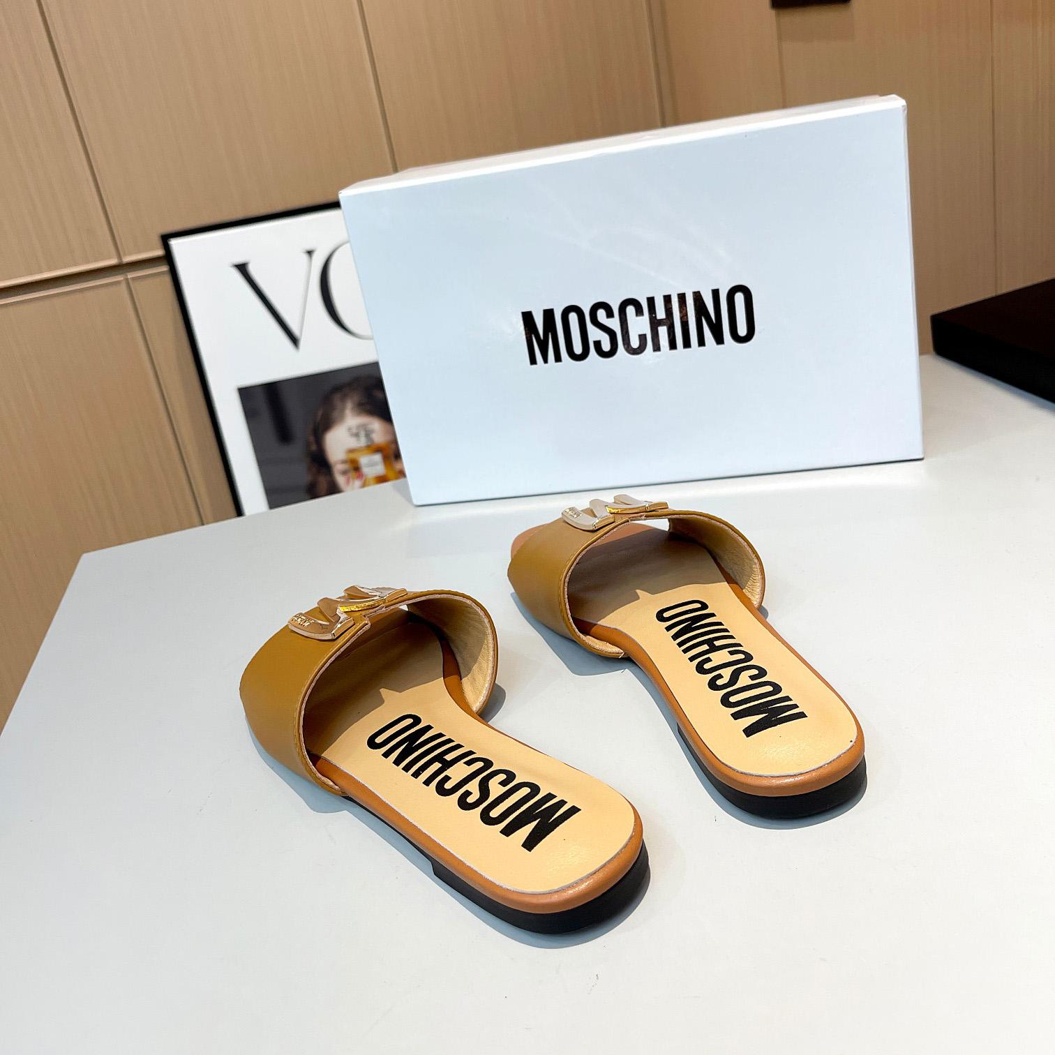 Moschino M Plaque Sandals - EUR FASHION