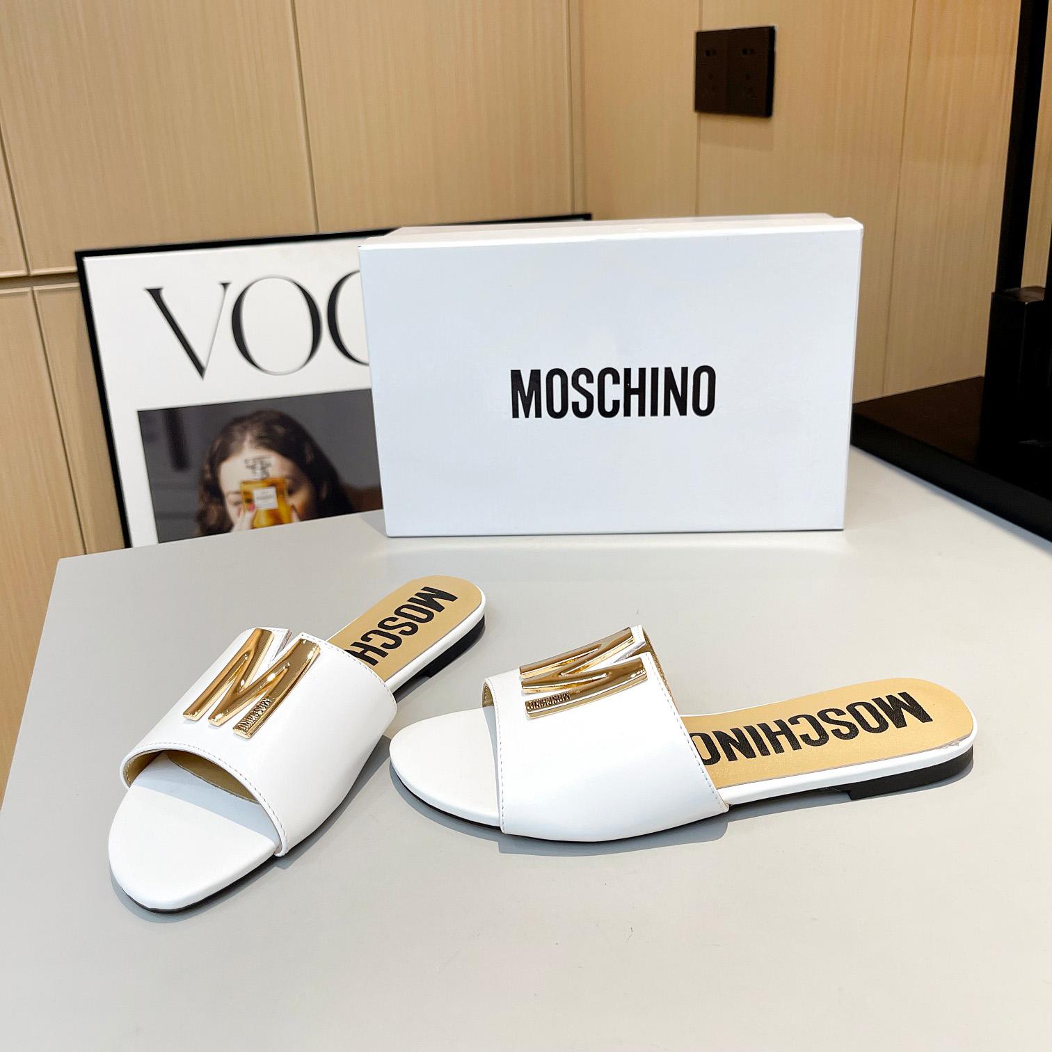 Moschino M Plaque Sandals - EUR FASHION