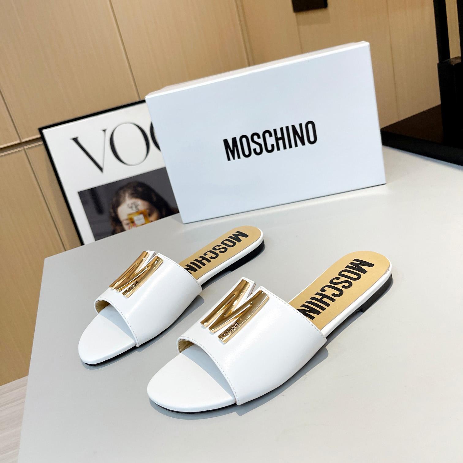 Moschino M Plaque Sandals - EUR FASHION